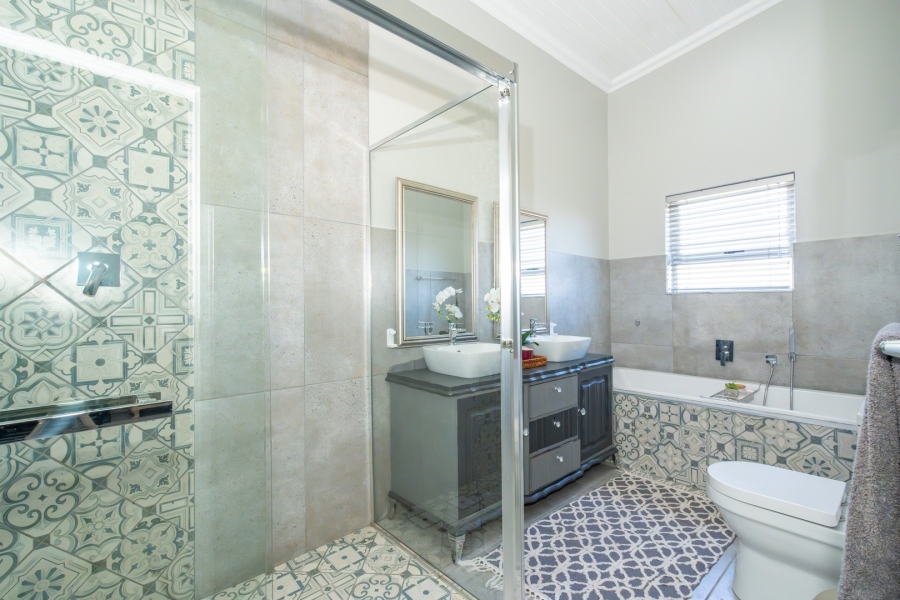 5 Bedroom Property for Sale in Myburgh Park Western Cape